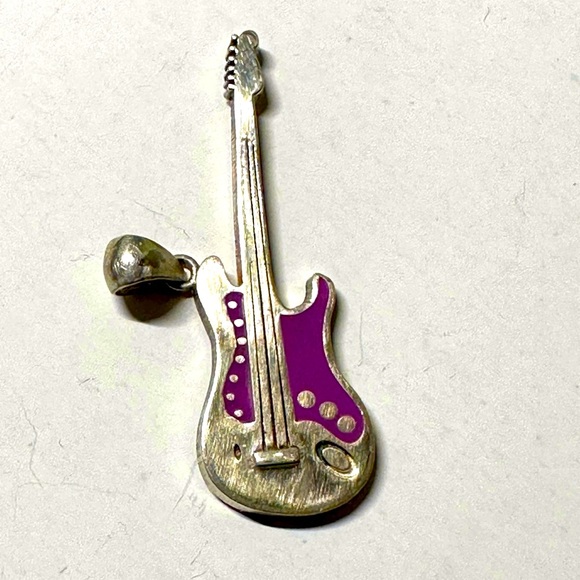 Sterling Silver Electric Purple Guitar Pendant  marked Disney 925 - Picture 1 of 2